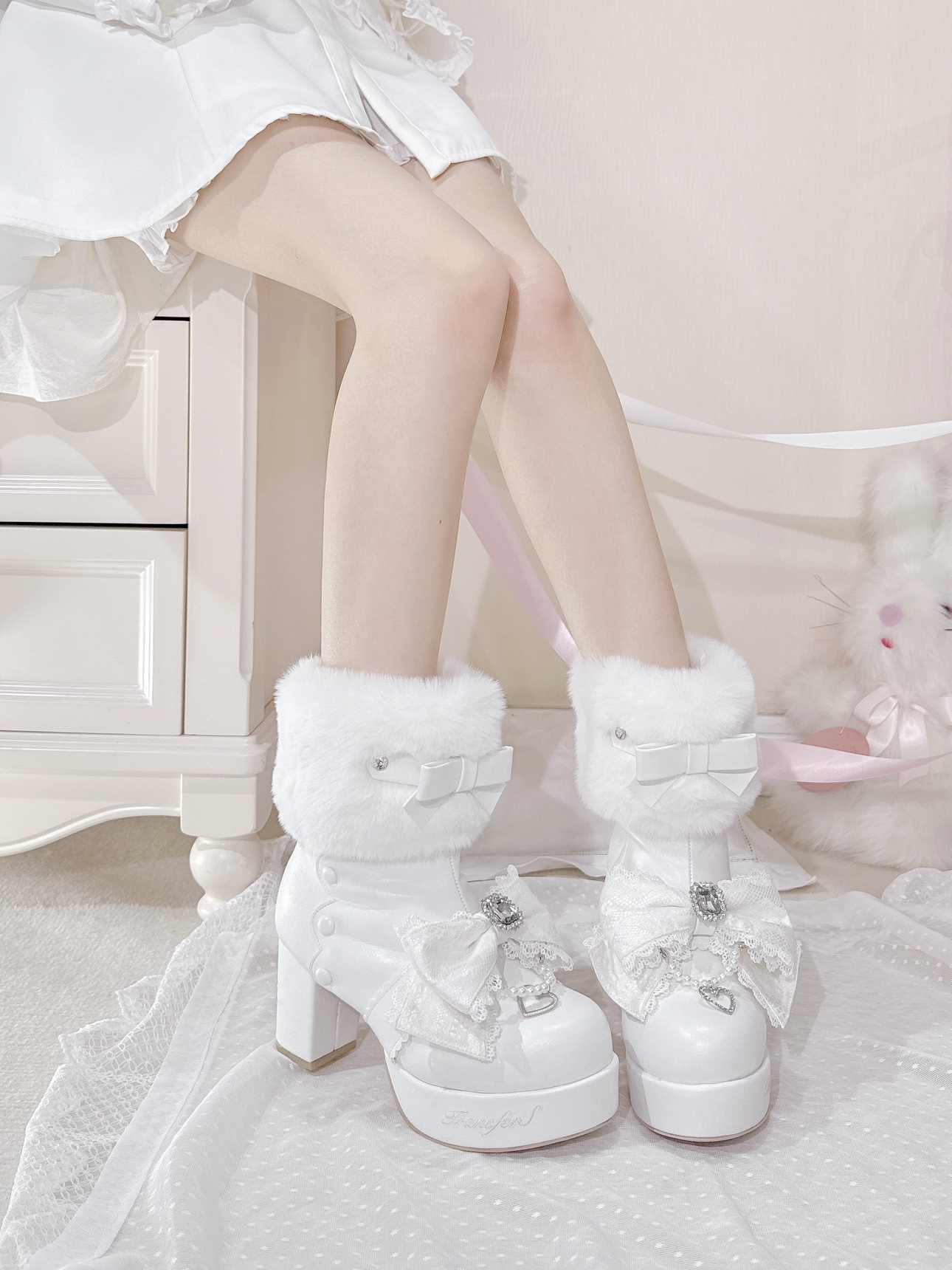 Snow Bows Rhinestone Short Boots