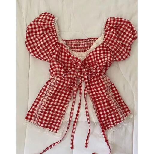 Red plaid short-sleeved shirt