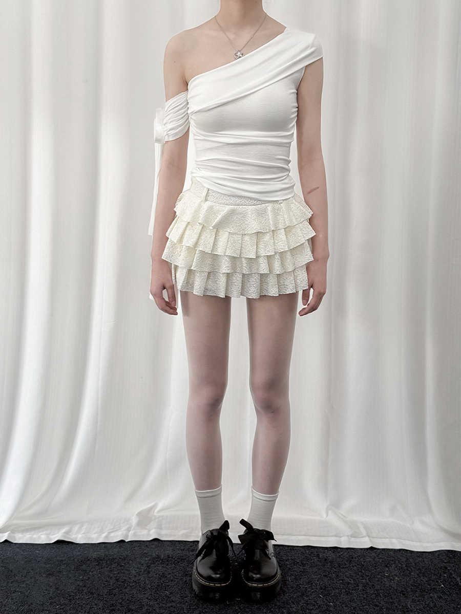 Off-shoulder Slant Collar Tank Top