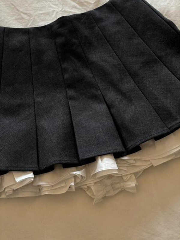 Retro Black Splicing Pleated Skirt