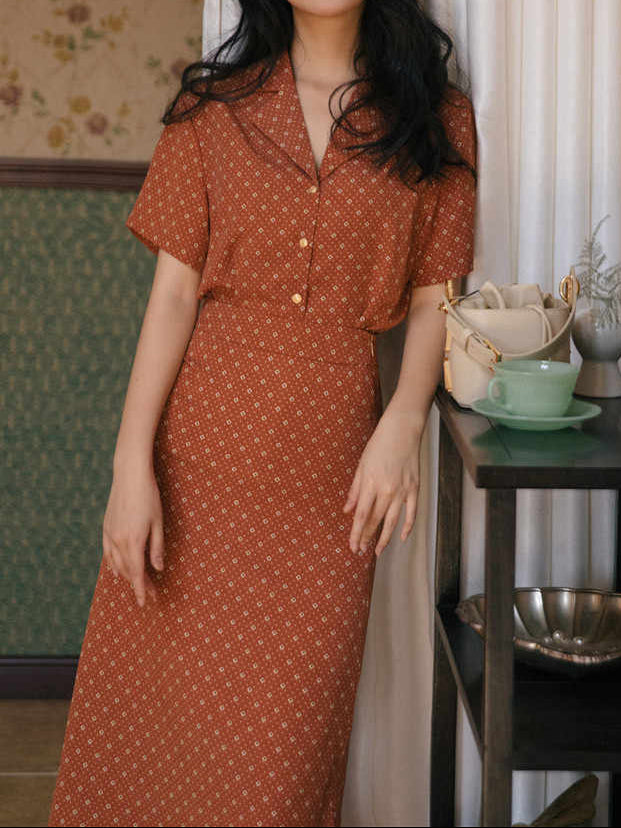 Retro Collar Short-sleeved Shirt + Skirt Suit