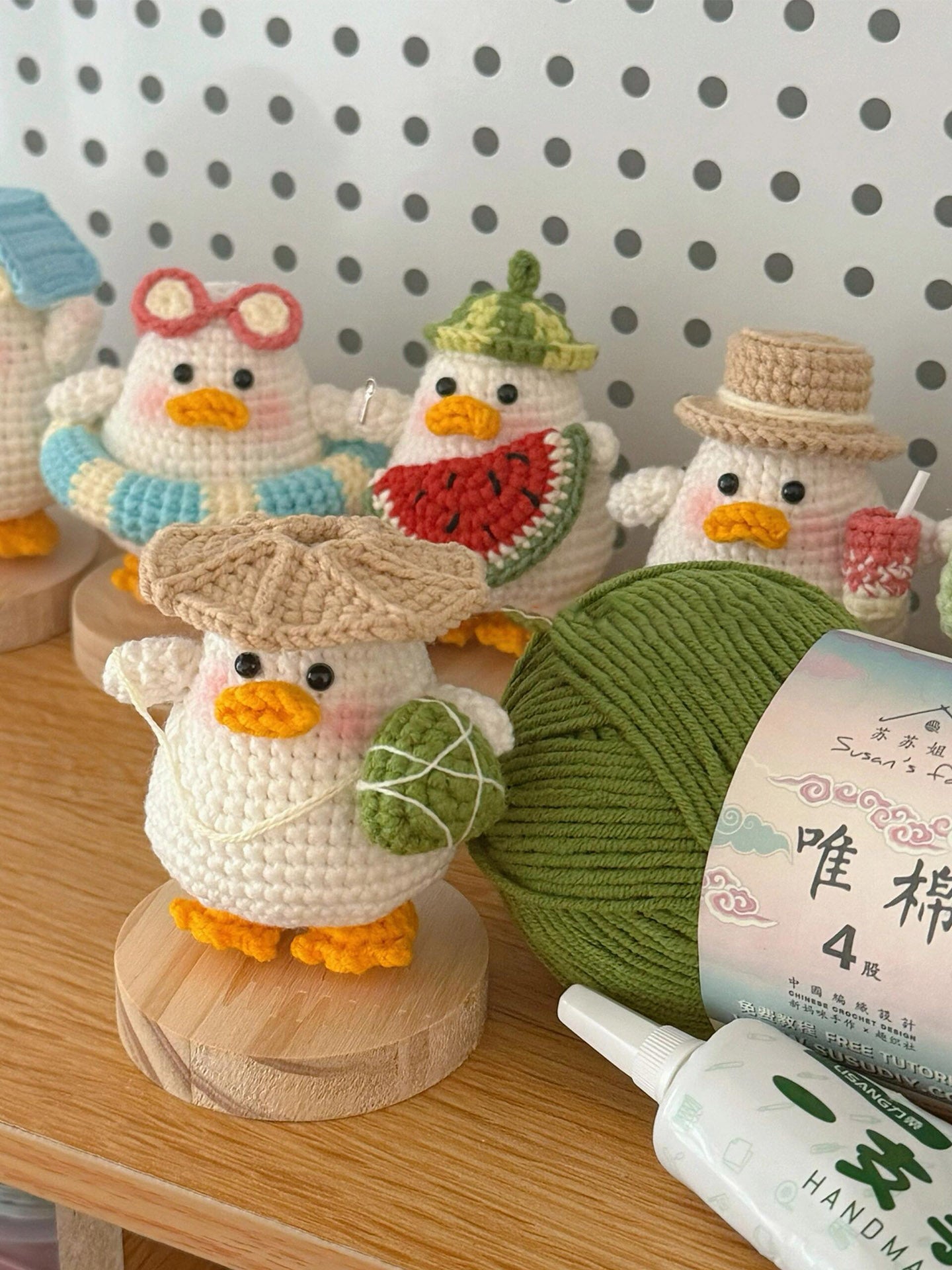 DIY wool fat duck doll