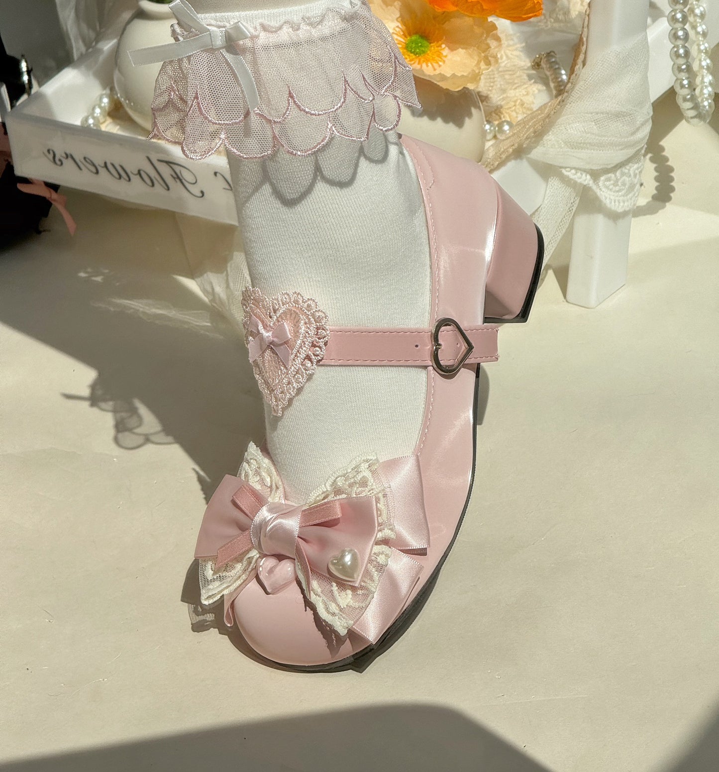Cream Sweetheart Cat Eyelid Lolita Shoes