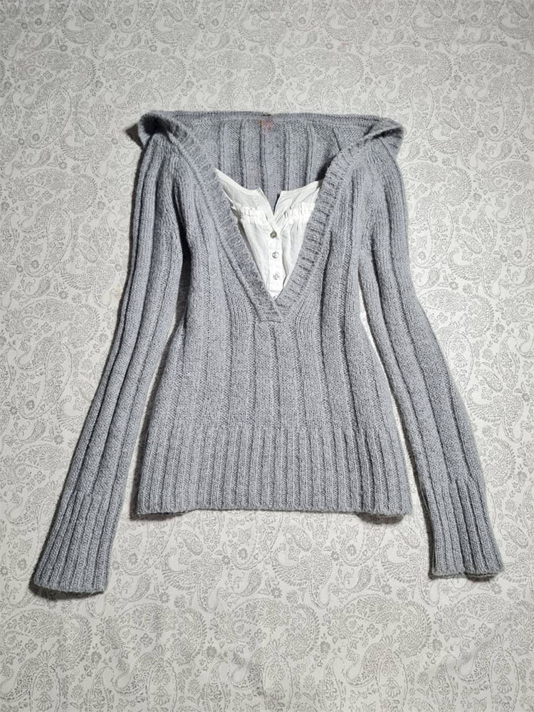 gray hooded sweater
