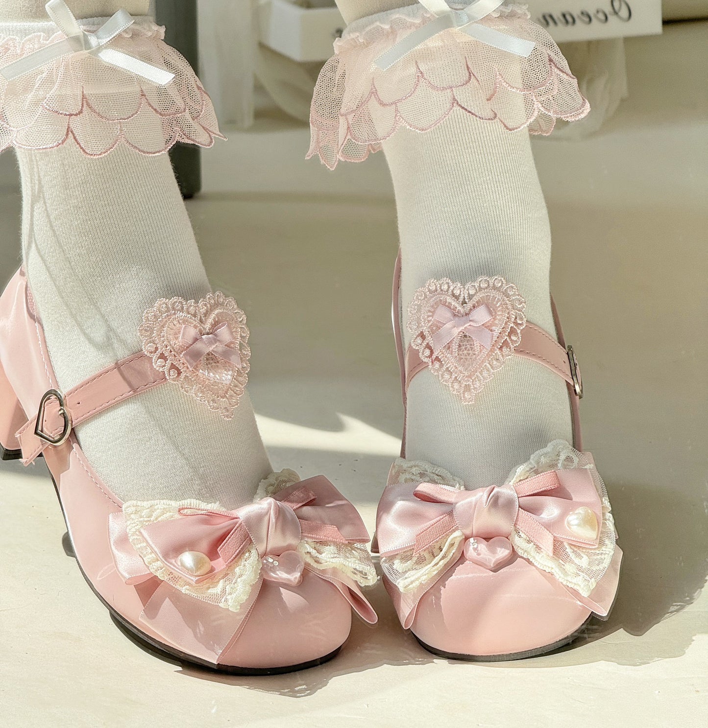 Cream Sweetheart Cat Eyelid Lolita Shoes