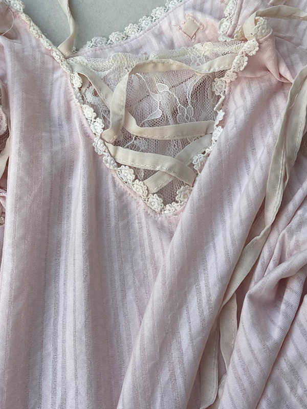 Pink Lace Splicing Short-sleeved Top