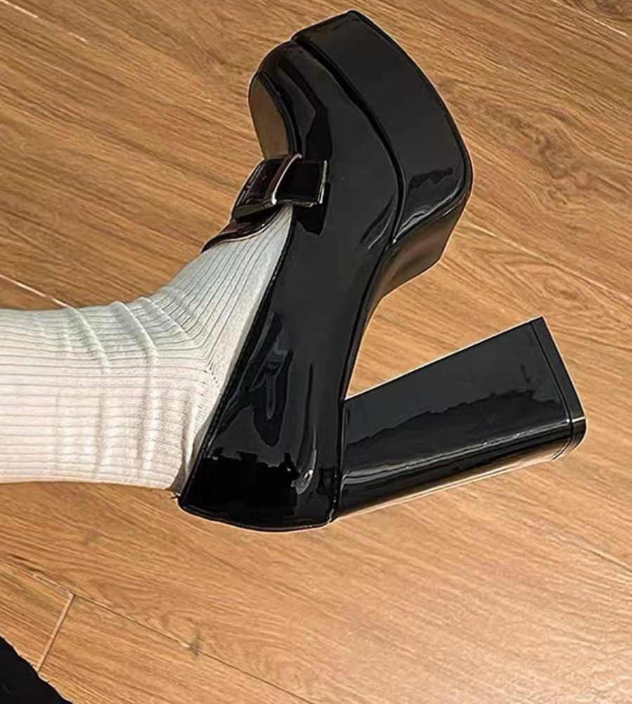 Preppy Buckle High-heeled Shoes