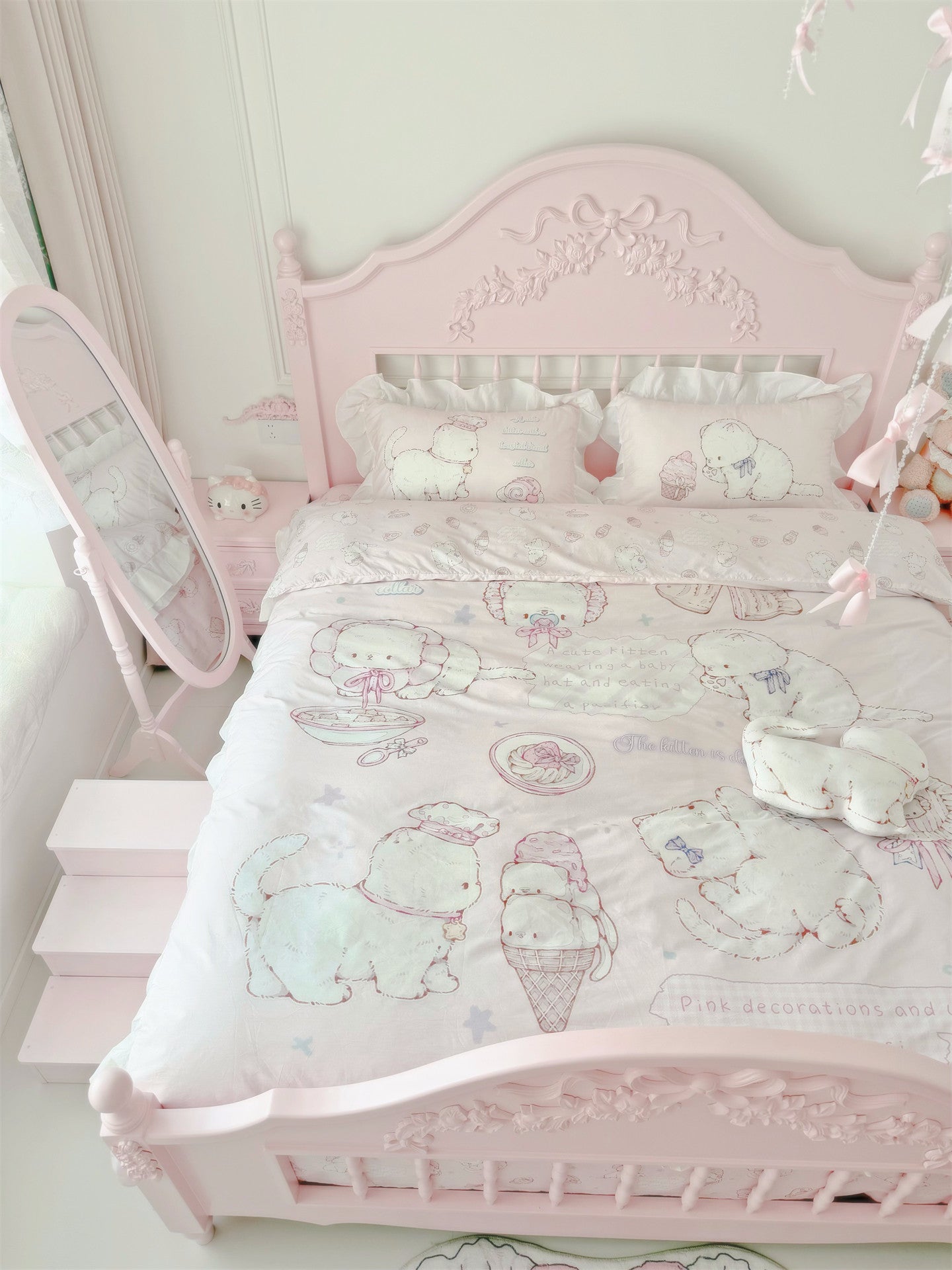 Cute cat girl's quilt cover four-piece set