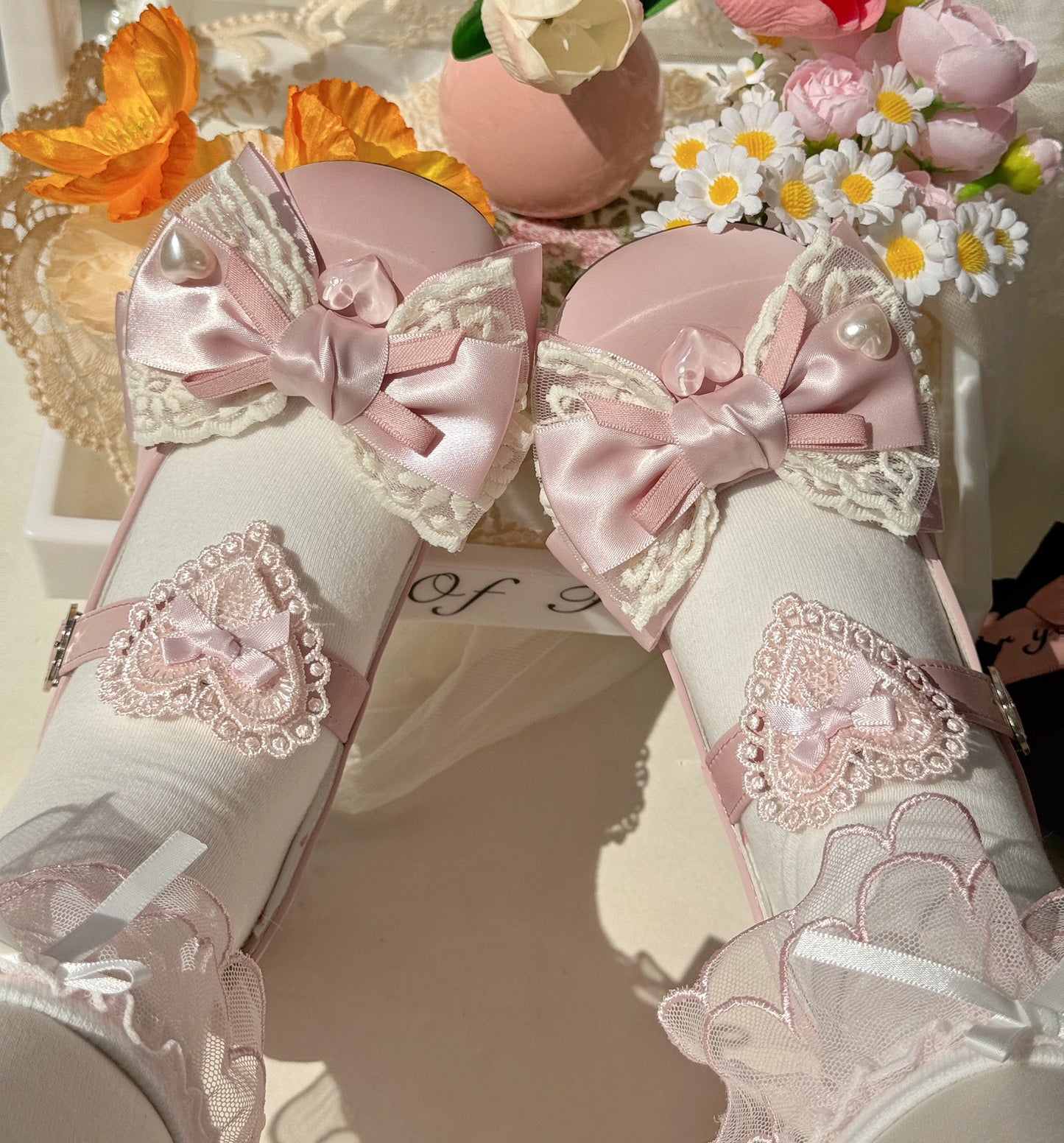Cream Sweetheart Cat Eyelid Lolita Shoes