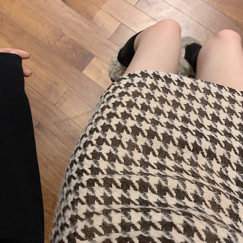 Houndstooth Woolen Black and White Plaid Skirt