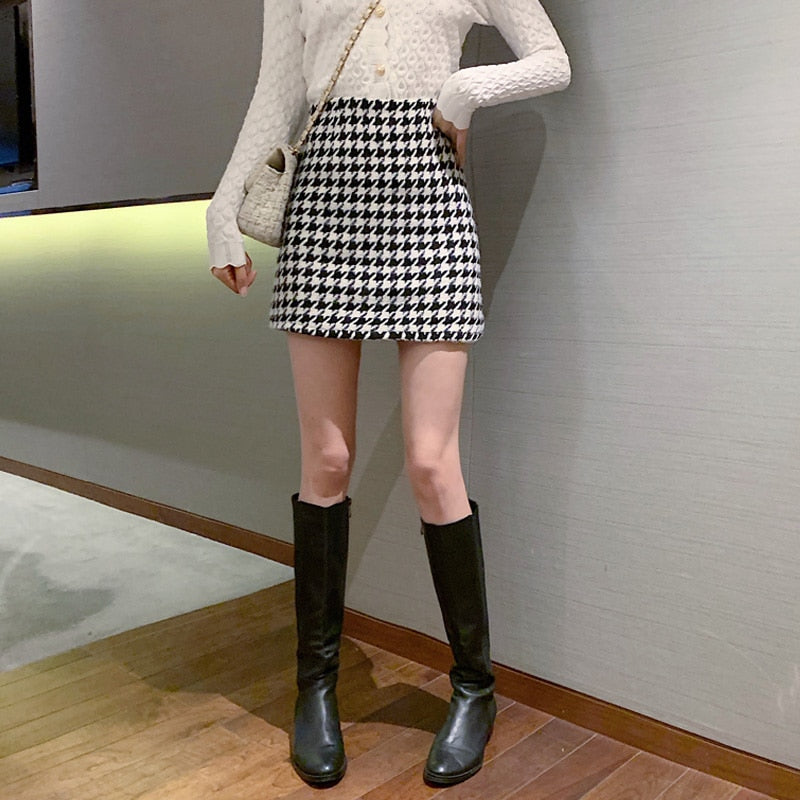 Houndstooth Woolen Black and White Plaid Skirt