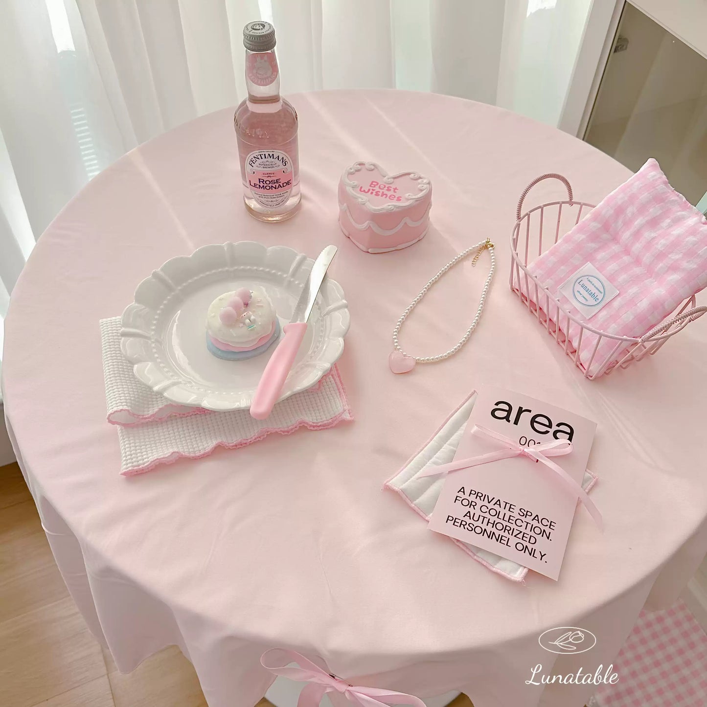 pink bow cream tablecloth