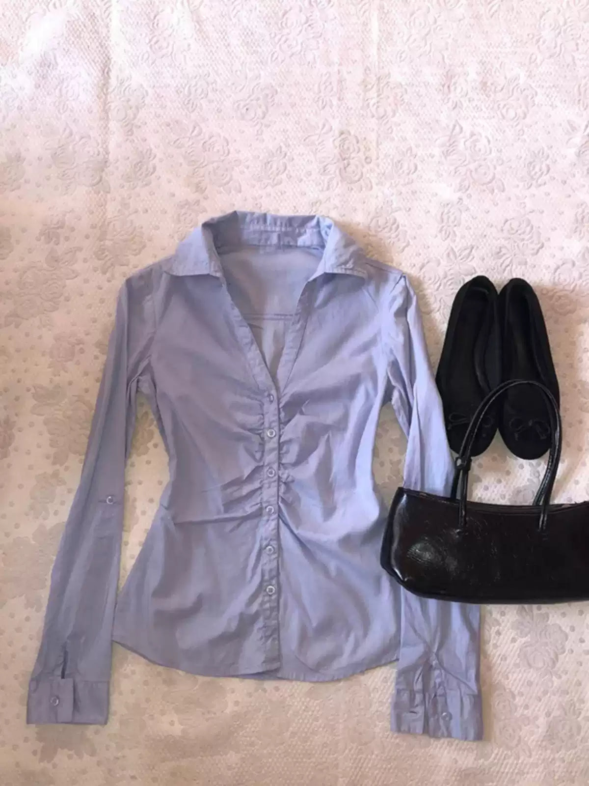 retro blue V-neck long-sleeved shirt