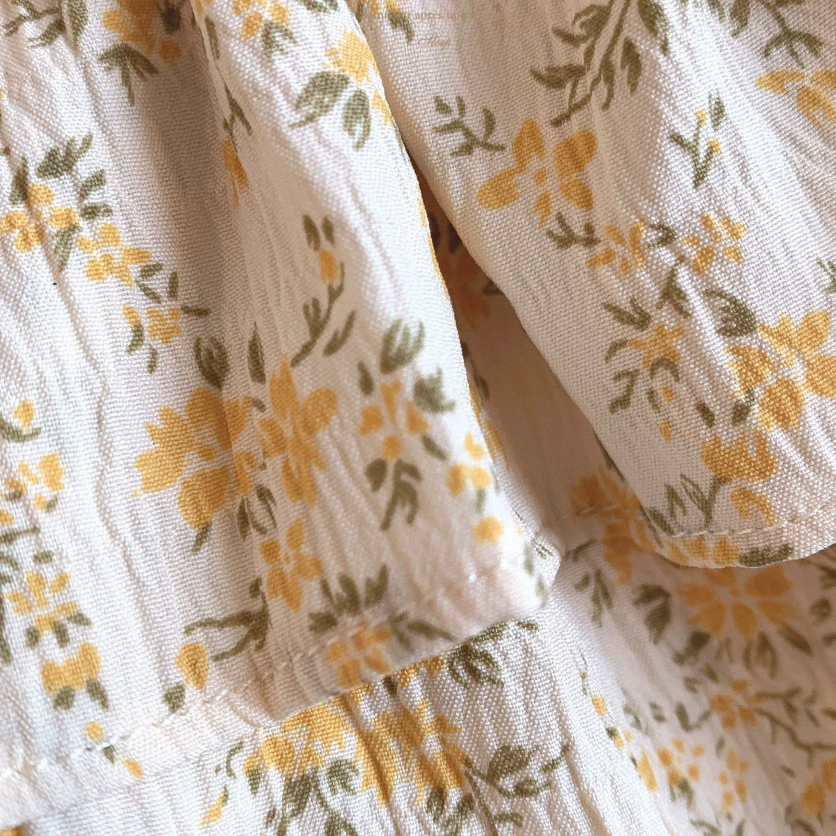 Room-Saving: Cotton Ditsy Floral Off-the-Shoulder Ruffled Trim Peter Pan Collar Vintage Dress