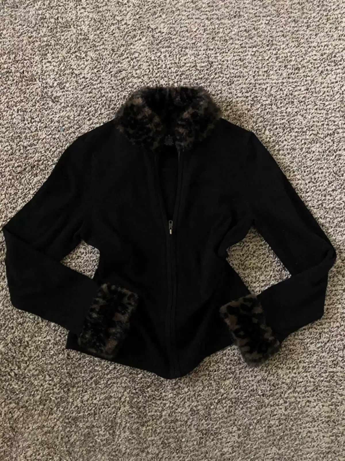 Black leopard print fur collar coat