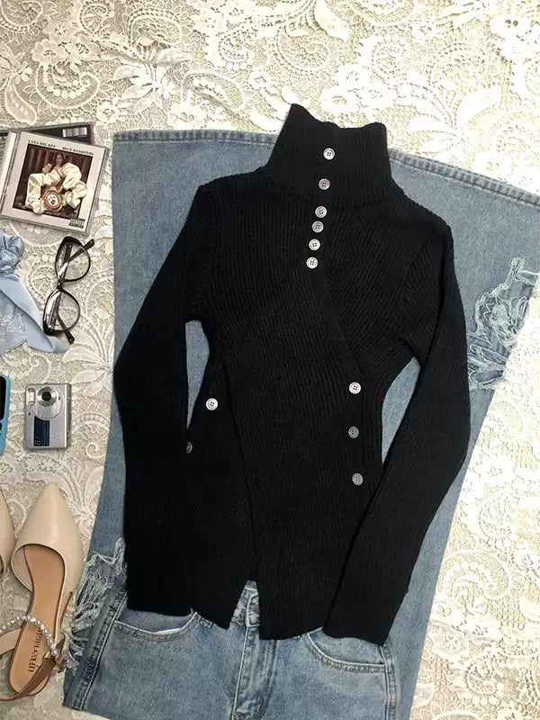 Black turtleneck long-sleeved sweater