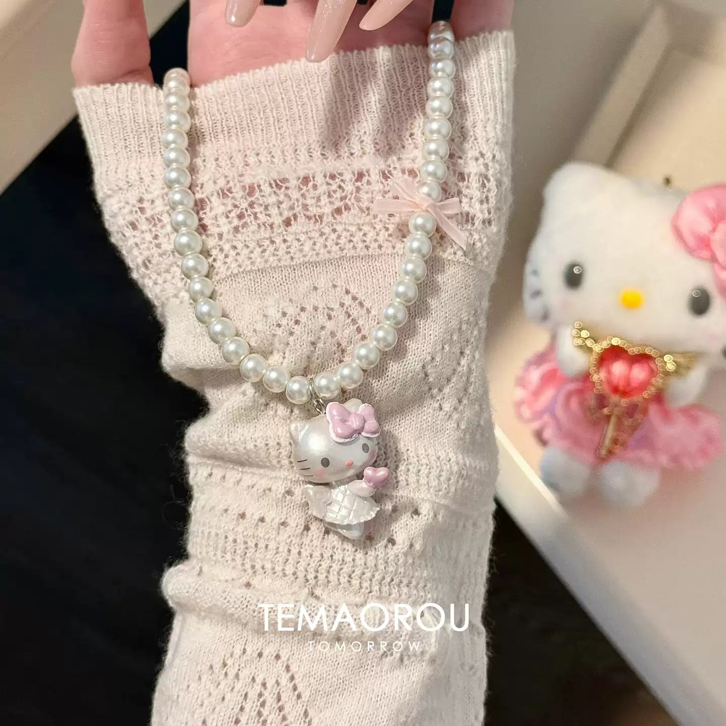 Bow KT Cat Pendant Pearl Necklace