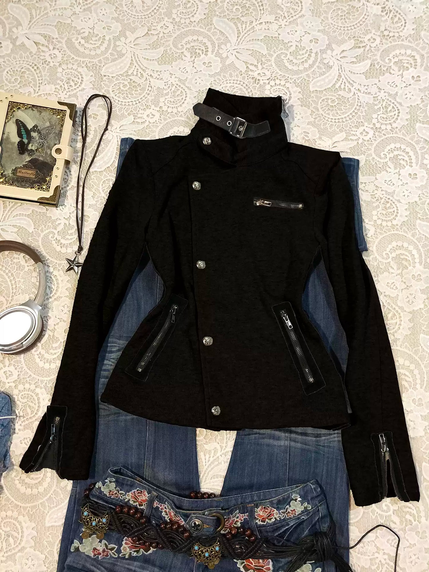 gray stand-up collar jacket