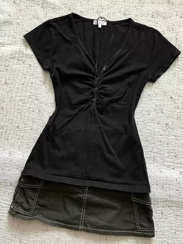 blue waisted V-neck T-shirt
