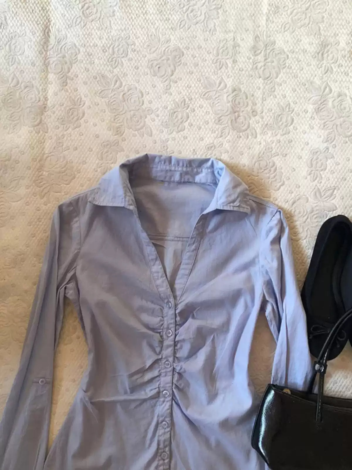 retro blue V-neck long-sleeved shirt