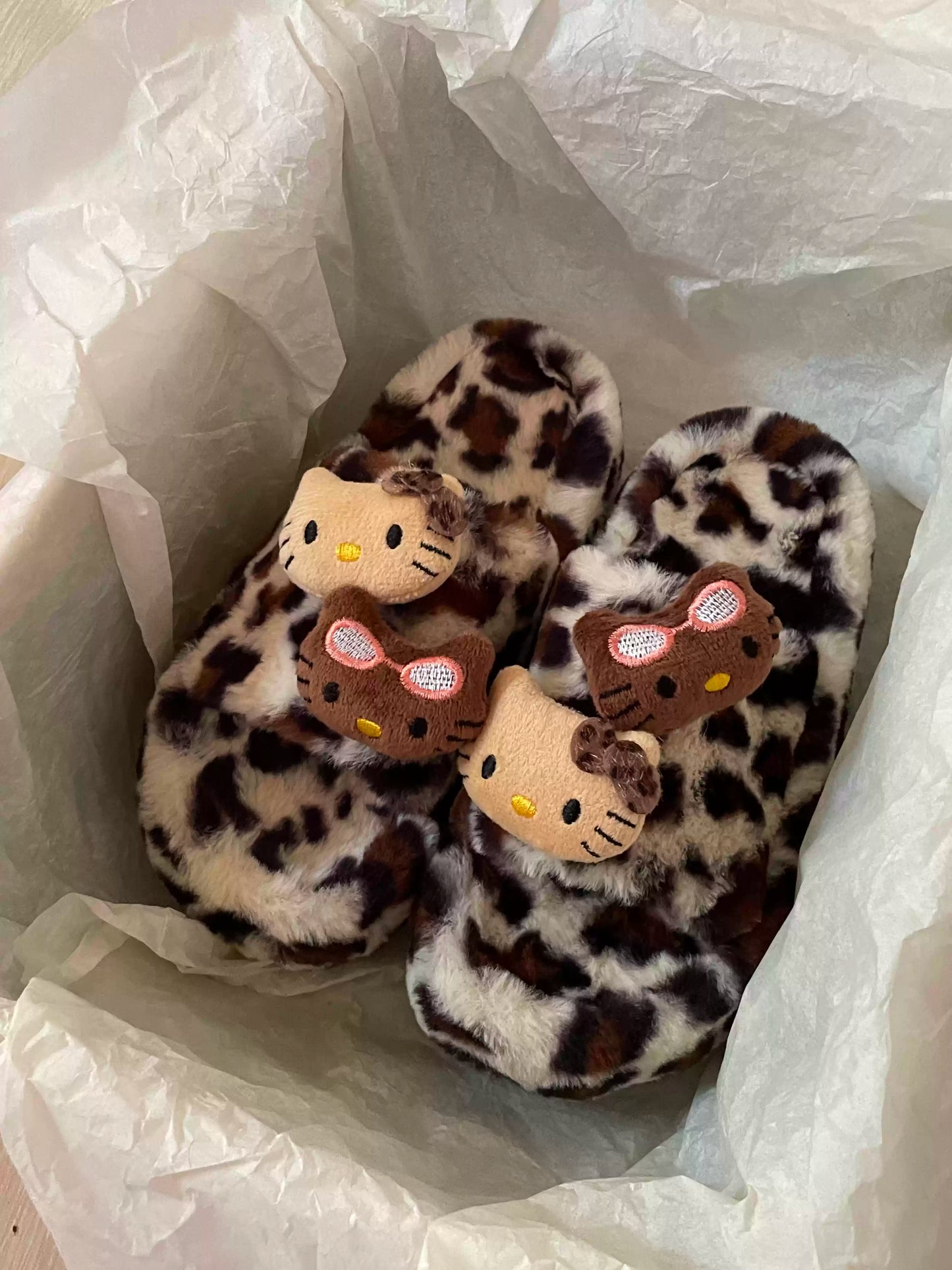 Leopard print fur slippers