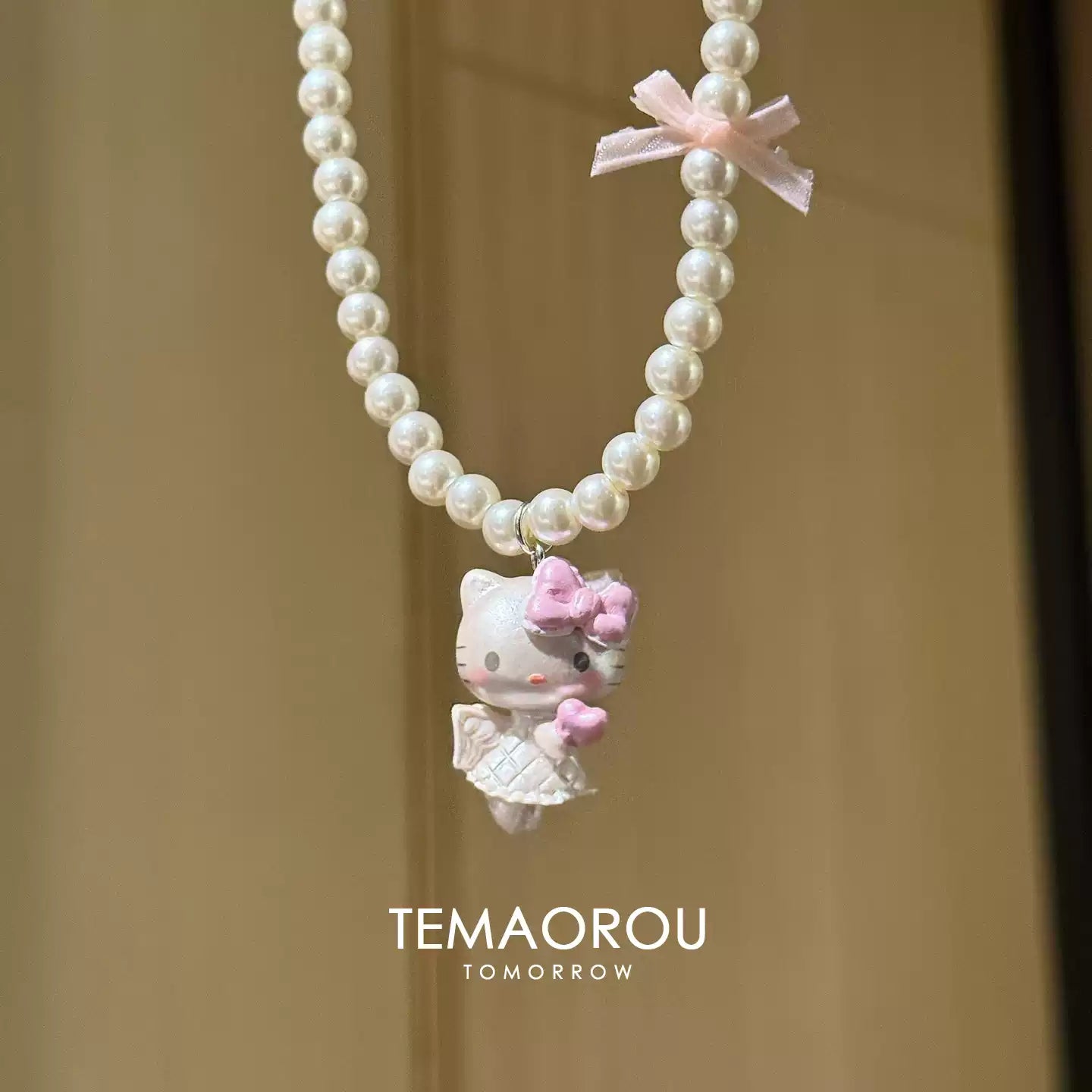 Bow KT Cat Pendant Pearl Necklace