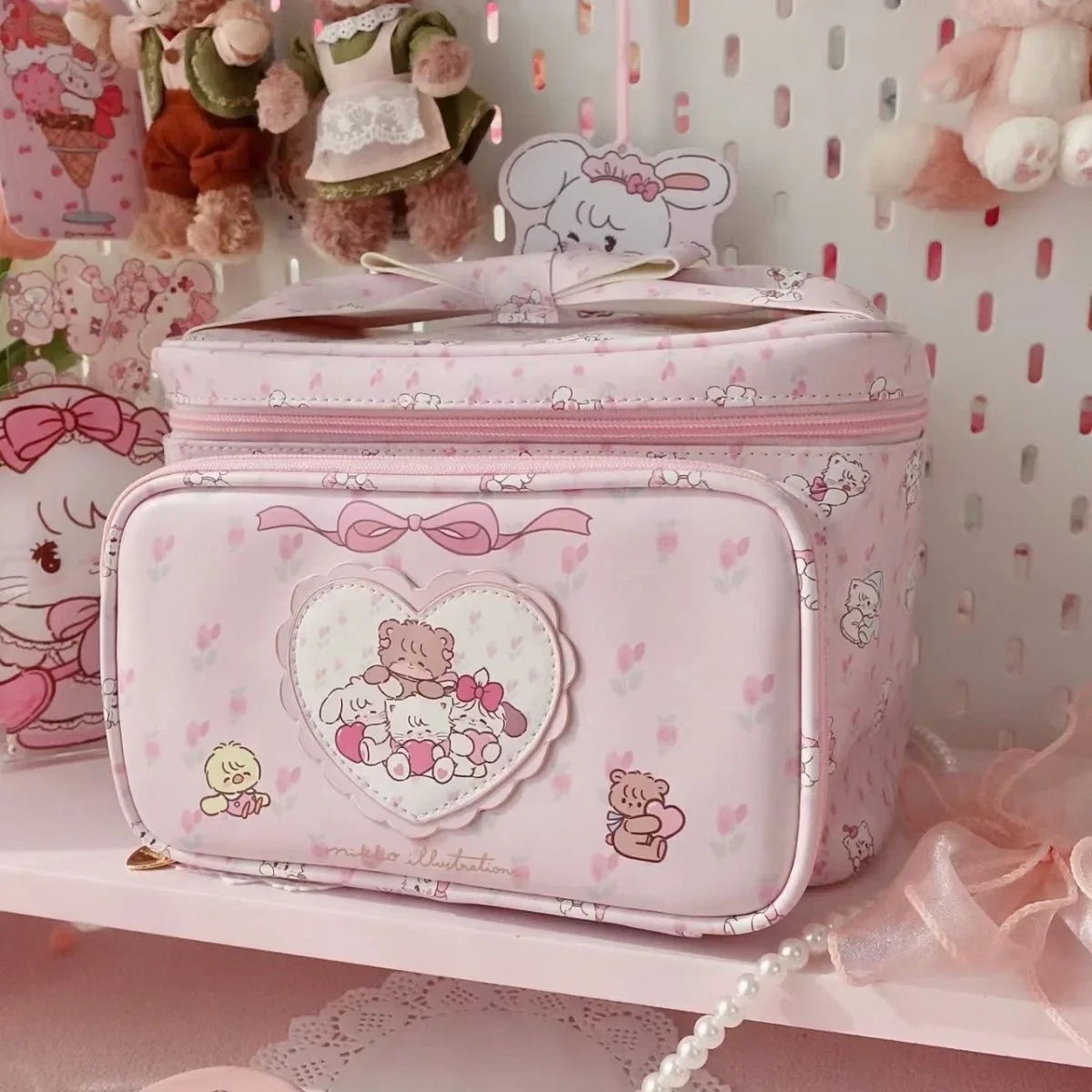 Kawaii Friends Make-up Case Friends In A Heart 25x15x13cm