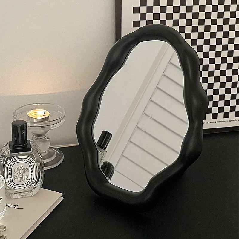 Pastel Wavy Mirror Black