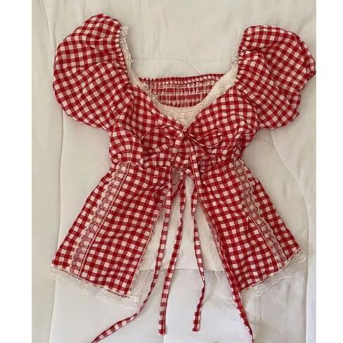 Red plaid short-sleeved shirt