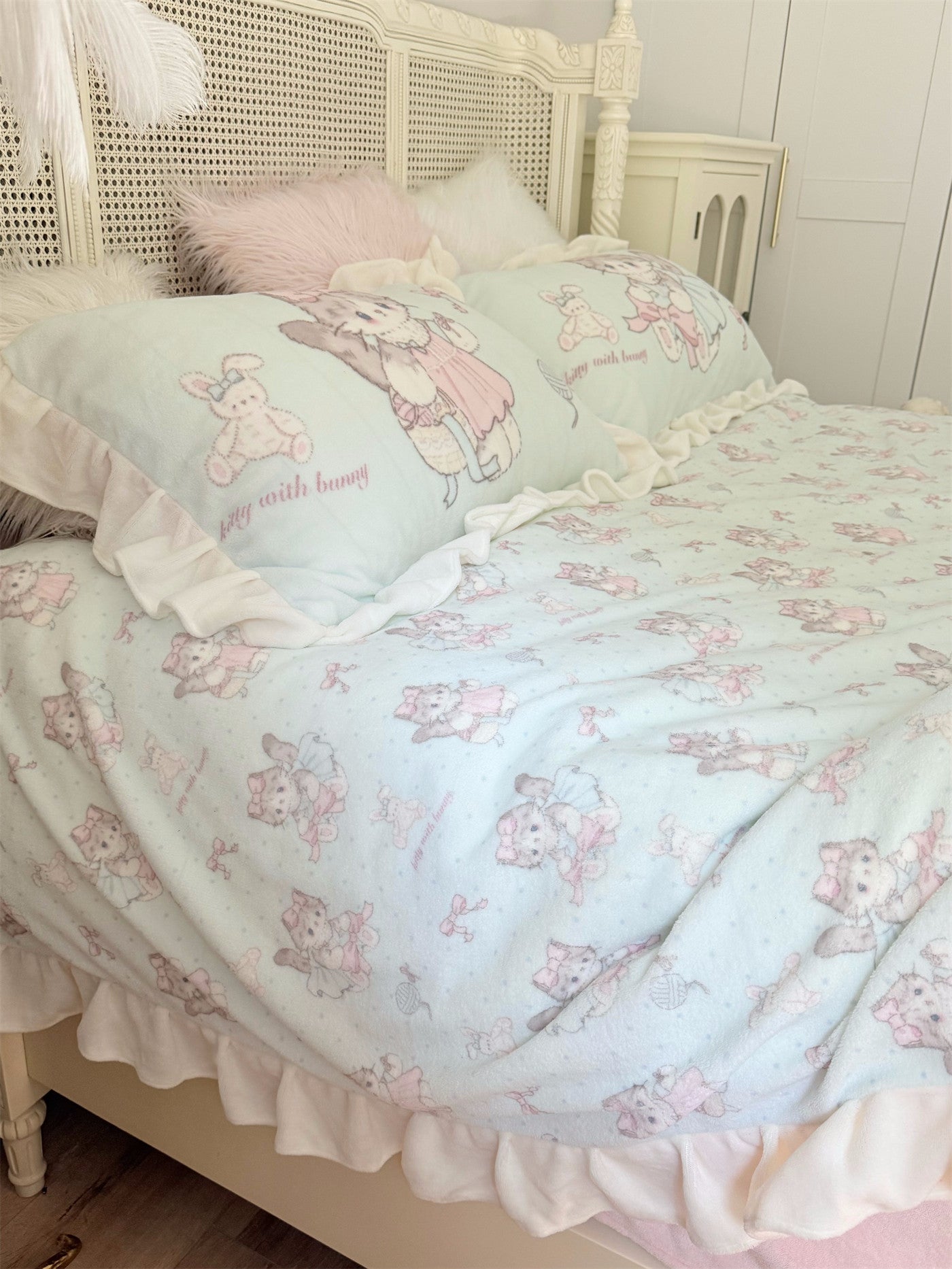 Lolita milk blue kitten bed sheet set of four