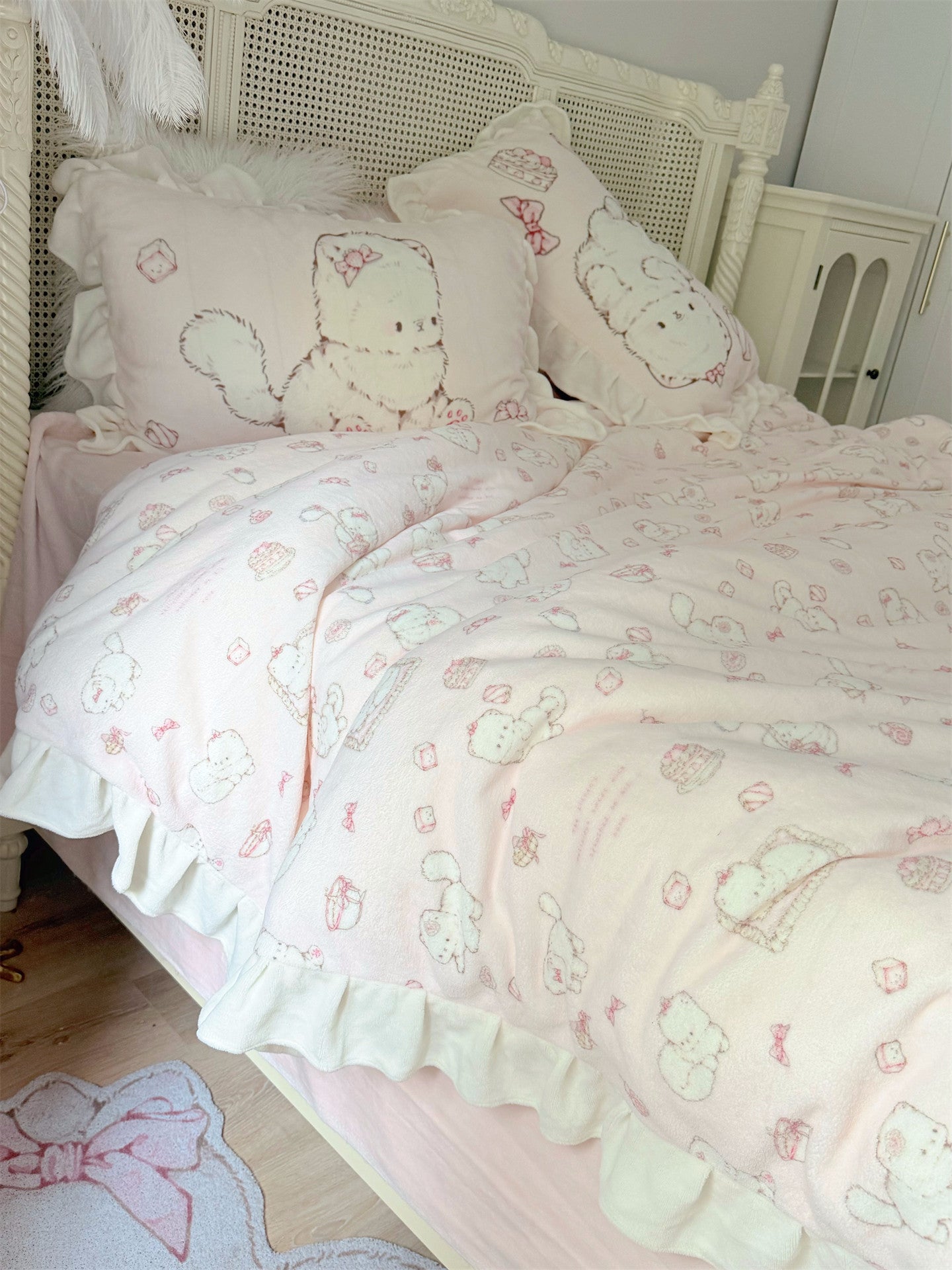 Lolita pink kitten bed sheet set of four