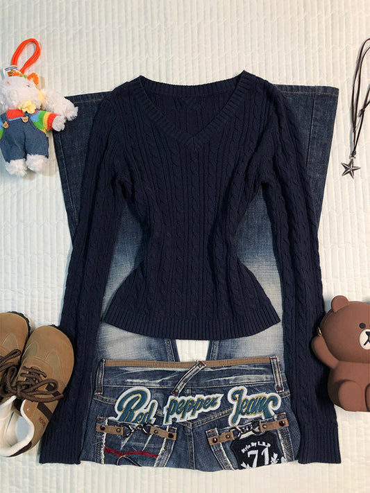 blue long-sleeved v-neck twist sweater