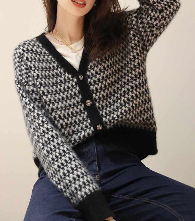 V-neck Knitted Cardigan