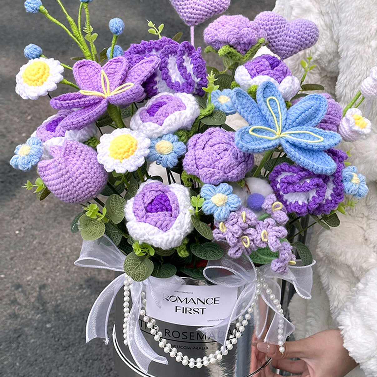 hand-knitted rose tulip wool flower bouquet