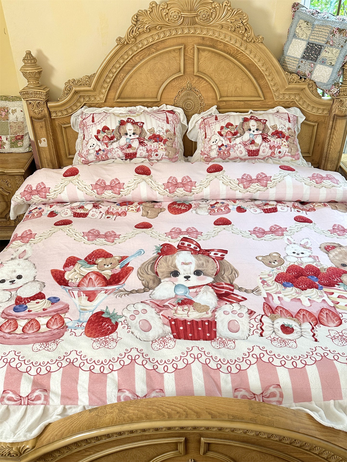 Milk Lace Lolita Strawberry Four Piece Bedding Set