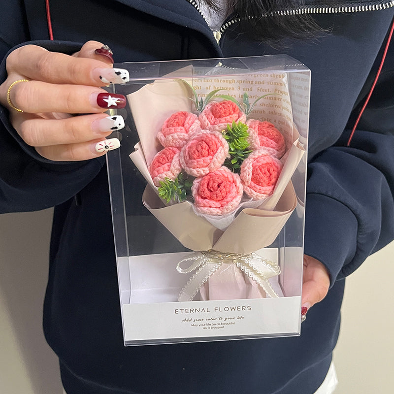 Mini woolen knitted rose bouquet