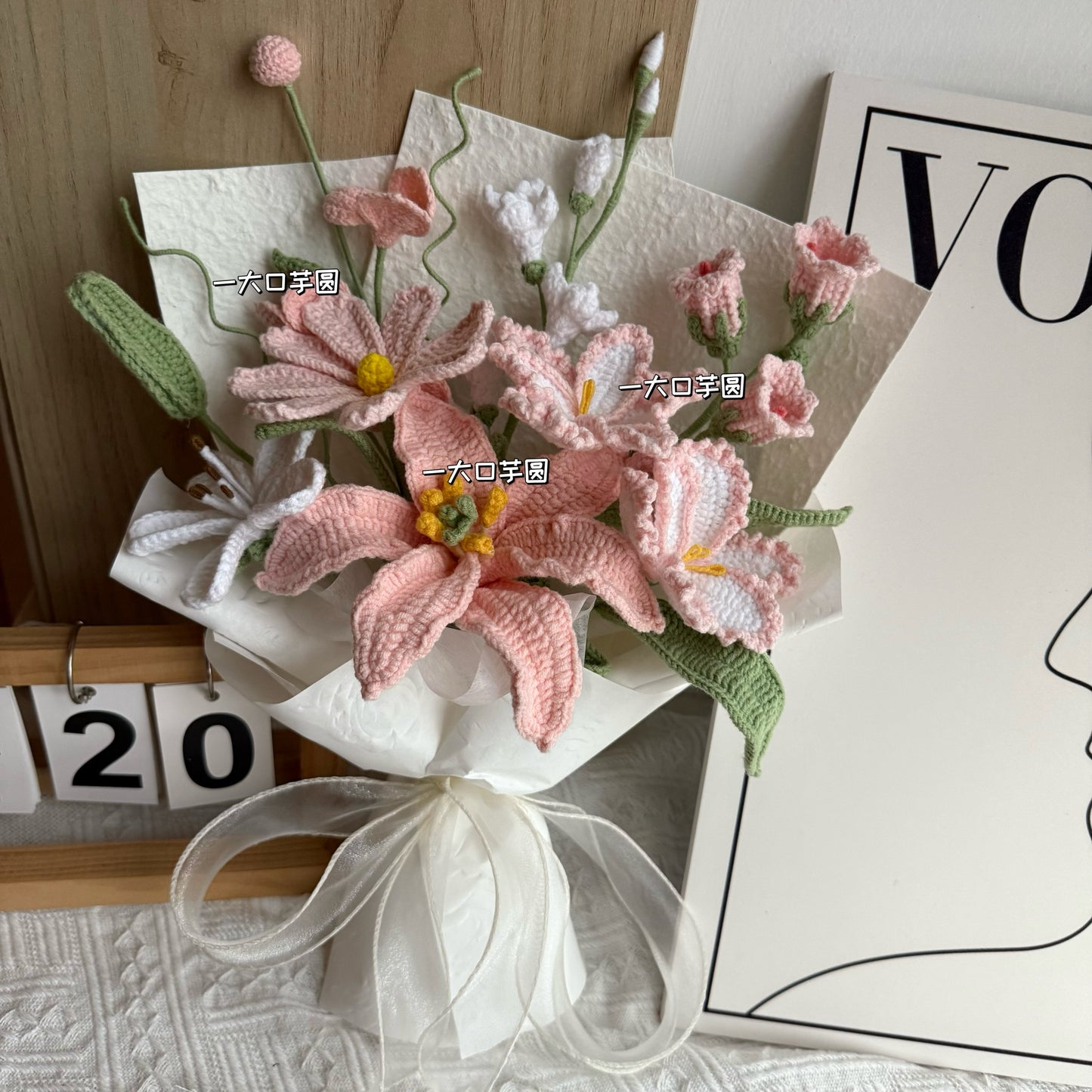 Finished hand-knitted flowers bouquet