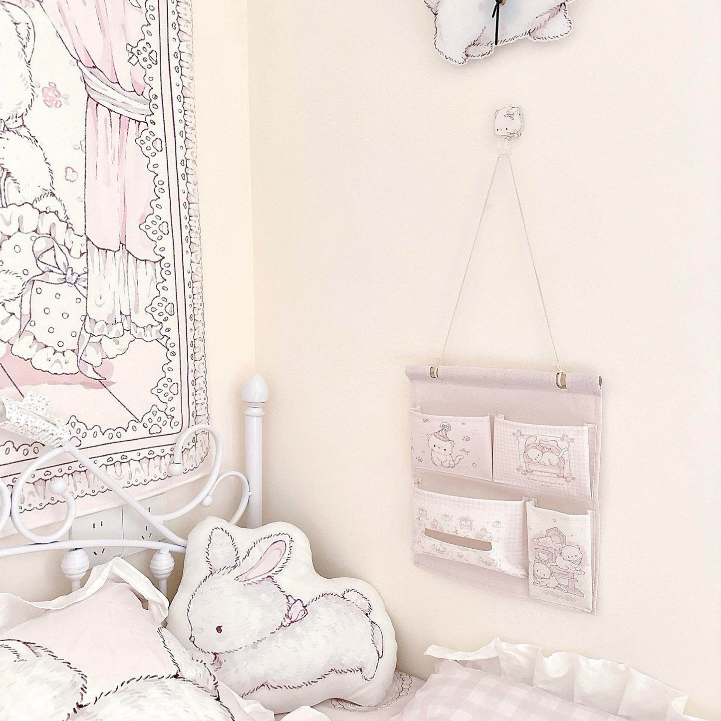 kawaii wall-mounted storage bag