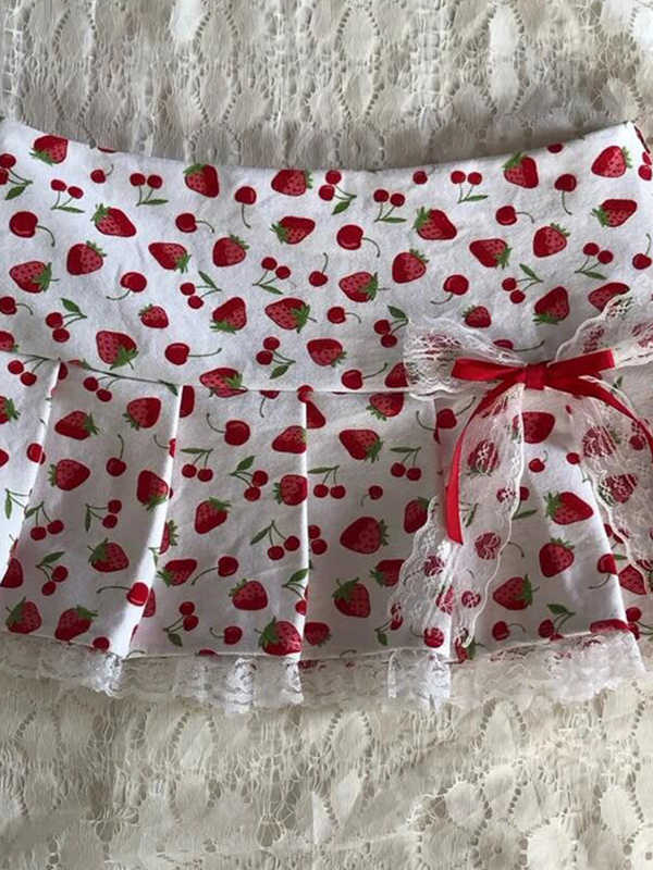 Strawberry Lace Pleated Skirt