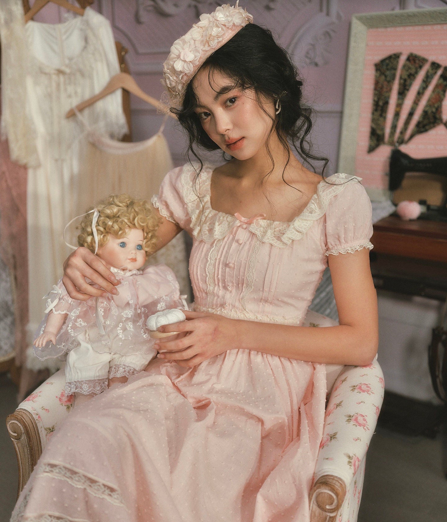 princess puff-sleeved lace dress