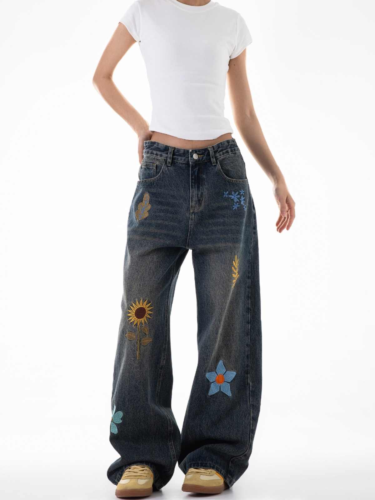 Indie Embroidered Baggy Jeans