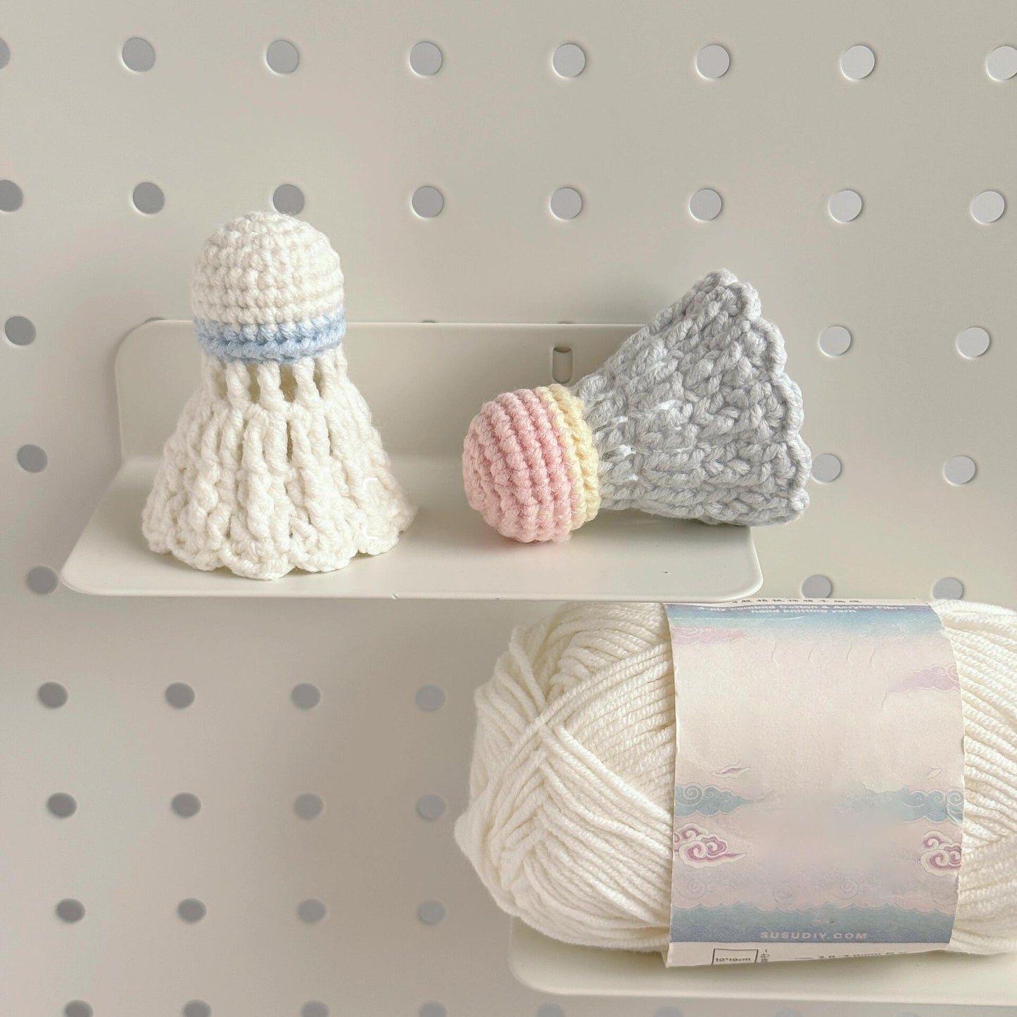 DIY hand-woven badminton pendant