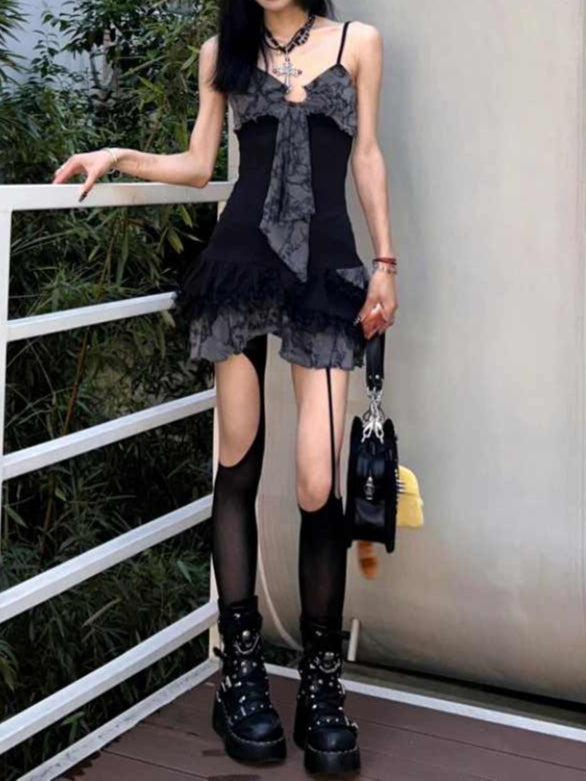 Grunge Dark Lace Splicing Suspender Dress