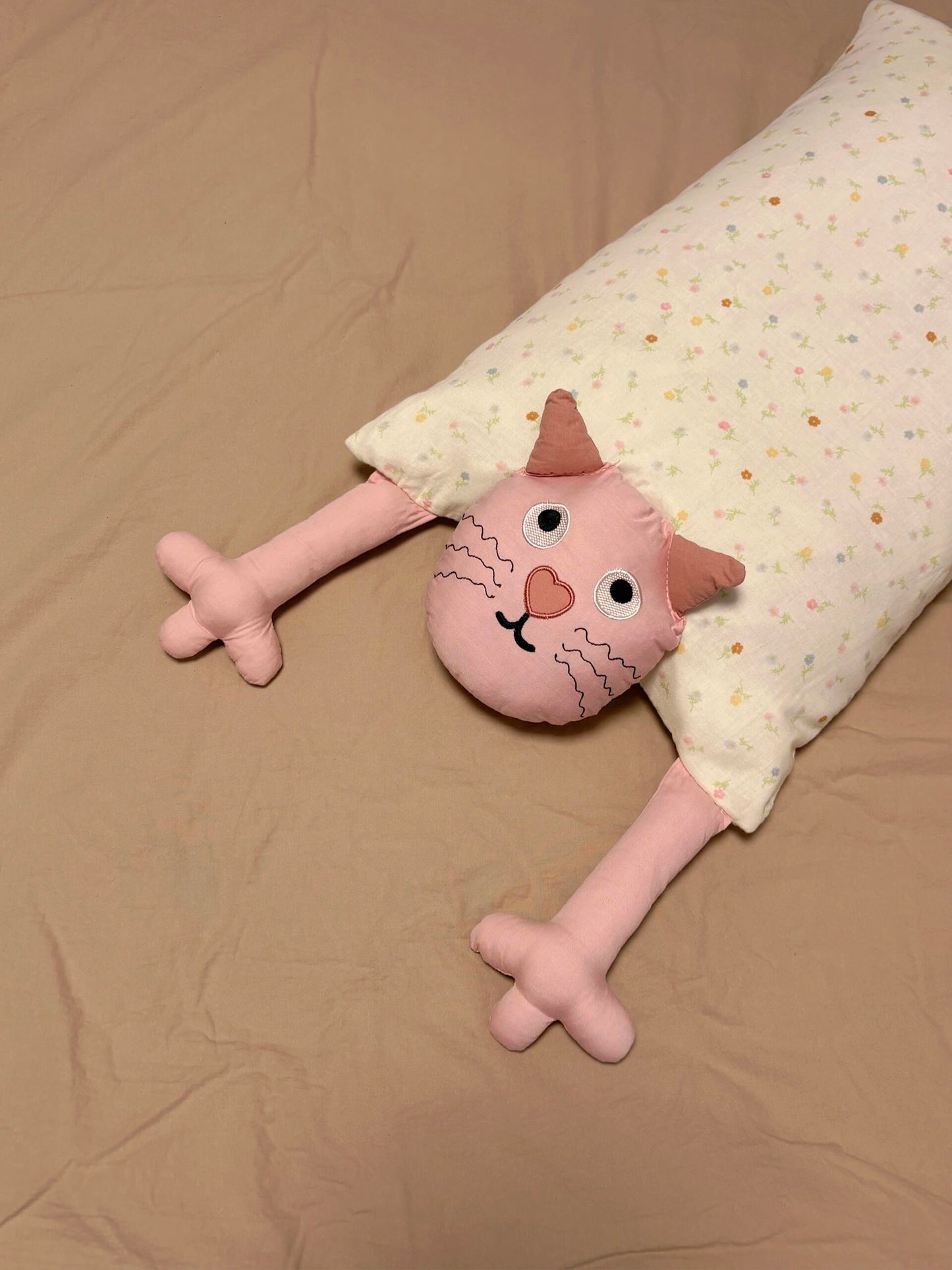 Double-layer gauze cat buckwheat pillow
