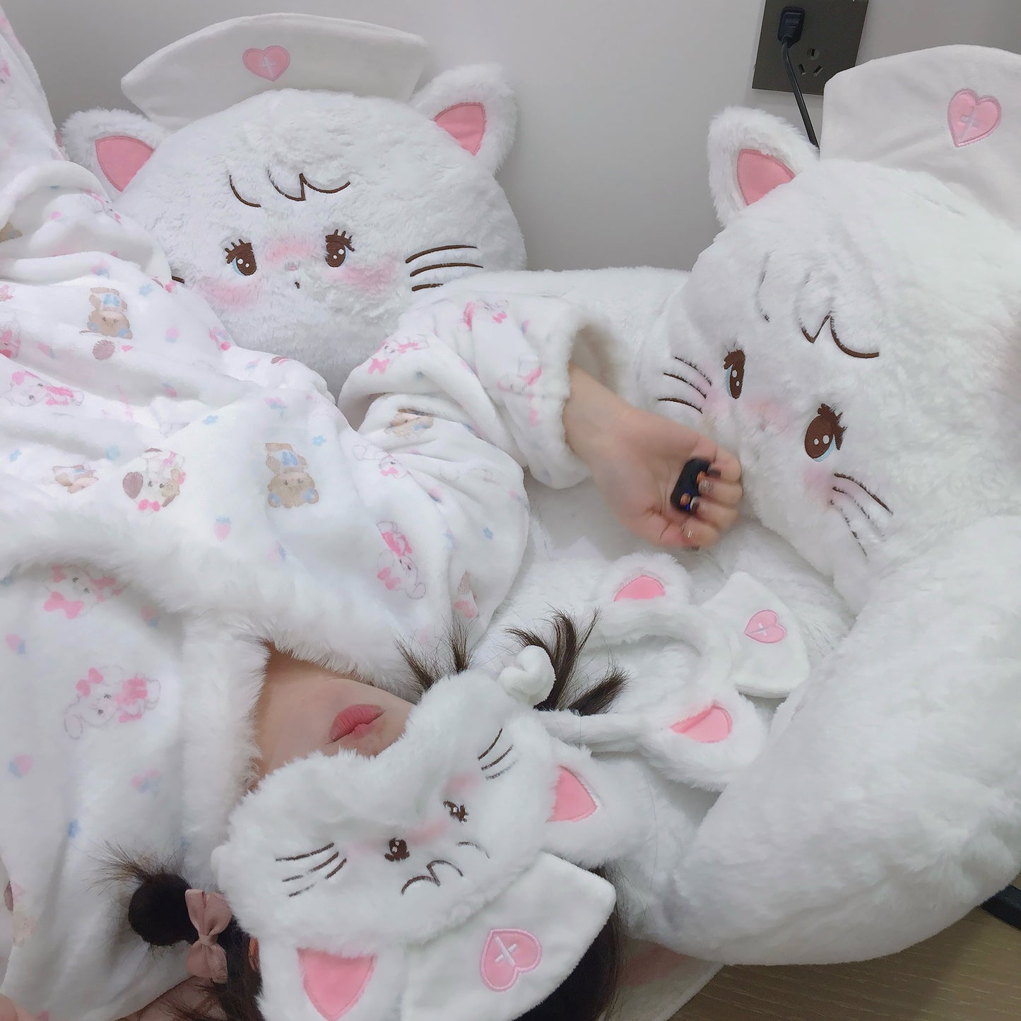 cute kitten embroidered sofa cushions