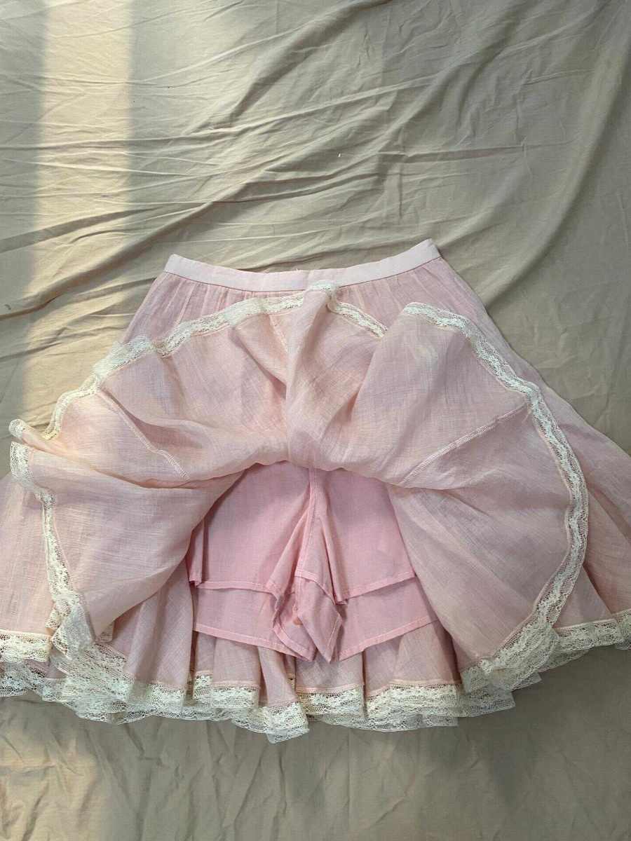 Chic Pink Lace Skirt