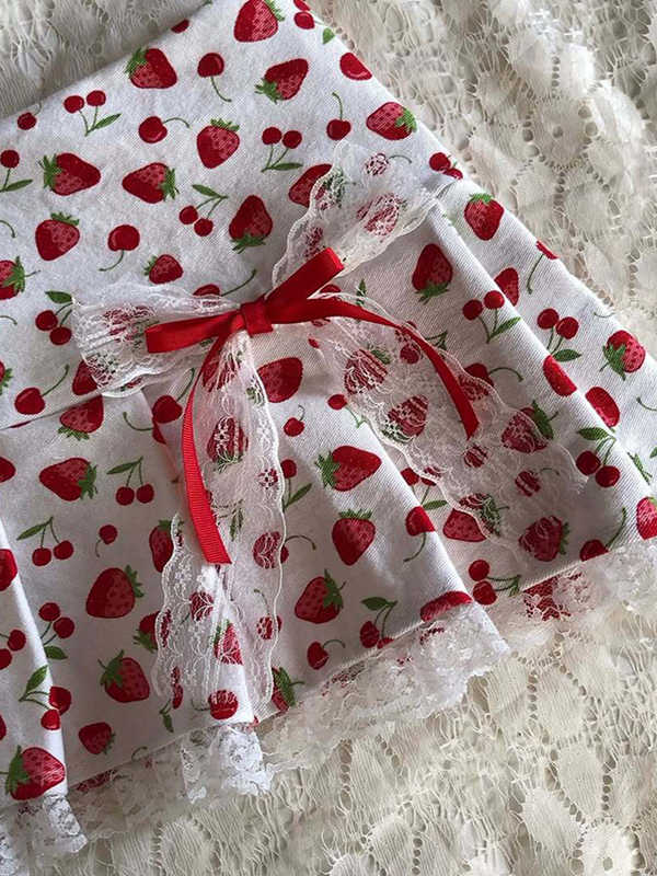 Strawberry Lace Pleated Skirt