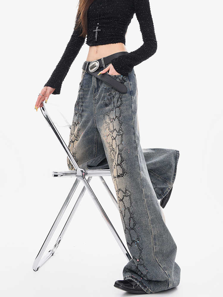 Grunge Distressed Graffiti-painted Baggy Jeans