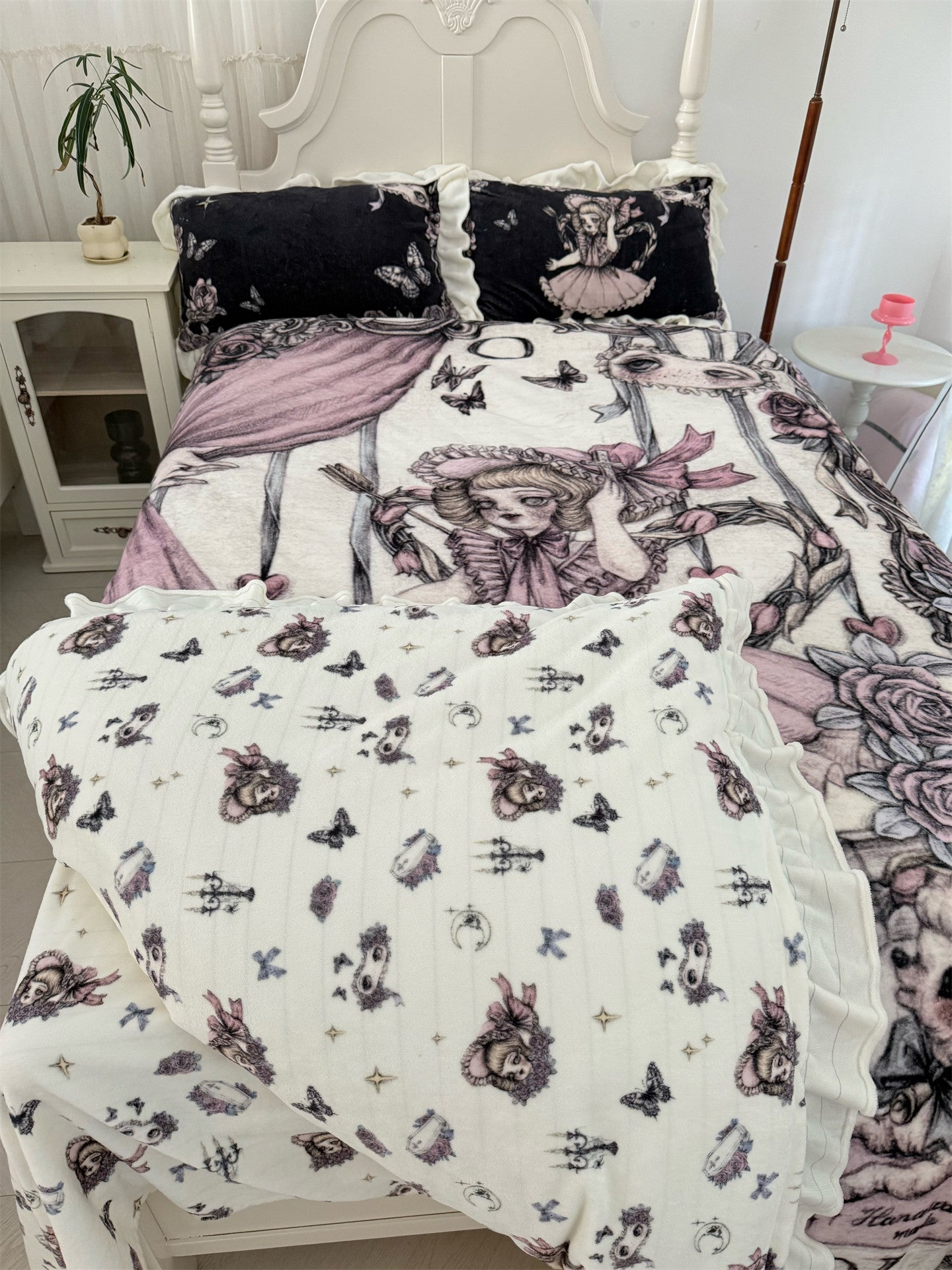 Lolita dark doll-like bedding four-piece set