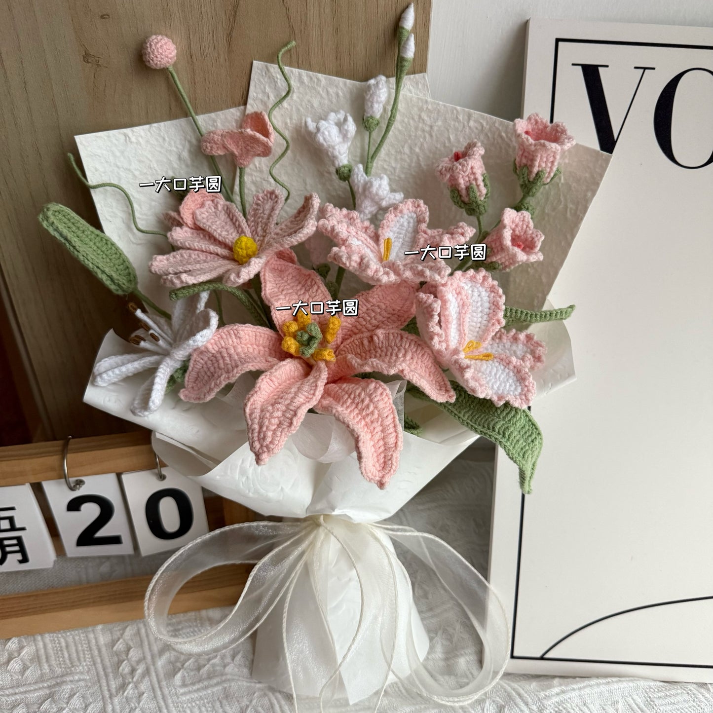 Finished hand-knitted flowers bouquet